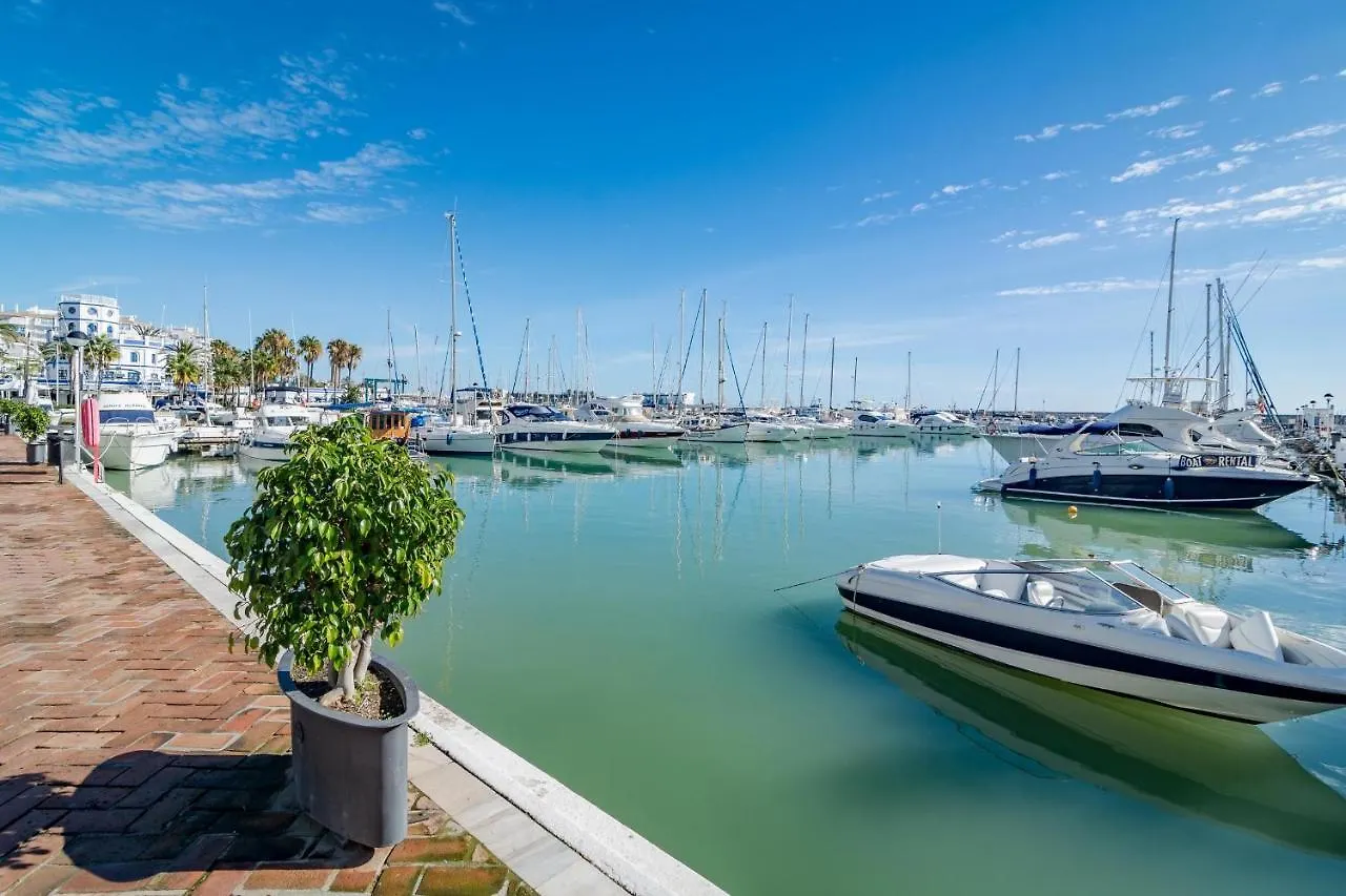 Apartment Te- Luxury Resort, Front Line Beach, Families Only Estepona
